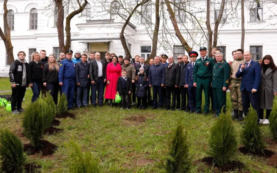 Клон легендарного «тополя Победы» высадили в Нижнем Новгороде