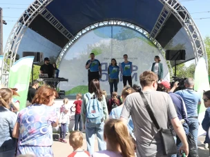 Сотрудники компании «Aquanika»  выступали волонтерами и очищали берега реки Борзовки от бытового мусора