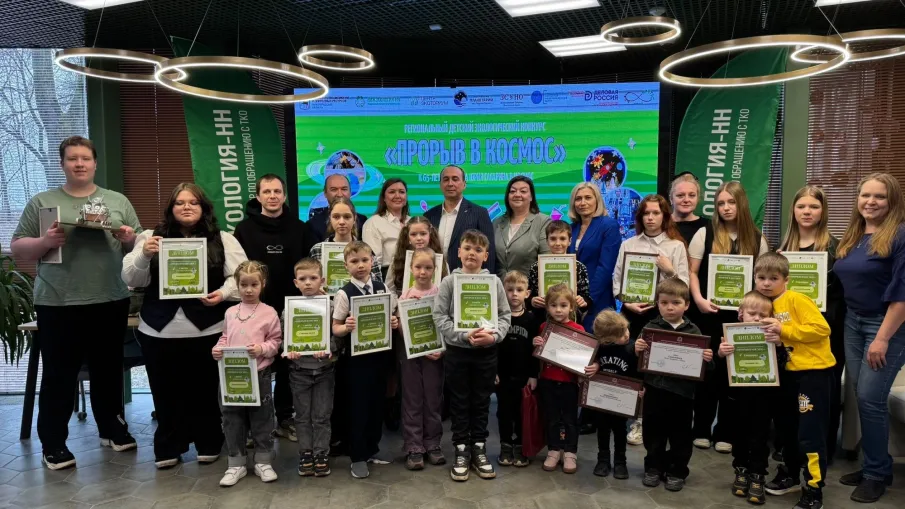 Более 1000 работ представили нижегородцы на региональный экологический конкурс поделок из вторсырья «Прорыв в космос»