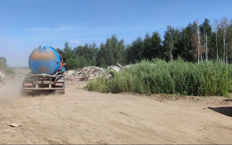 Специалисты Минэкологии привлекли к ответственности двух «черных» ассенизаторов