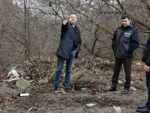 Денис Егоров проинспектировал ход ликвидации несанкционированных свалок на территории Павловского муниципального округа